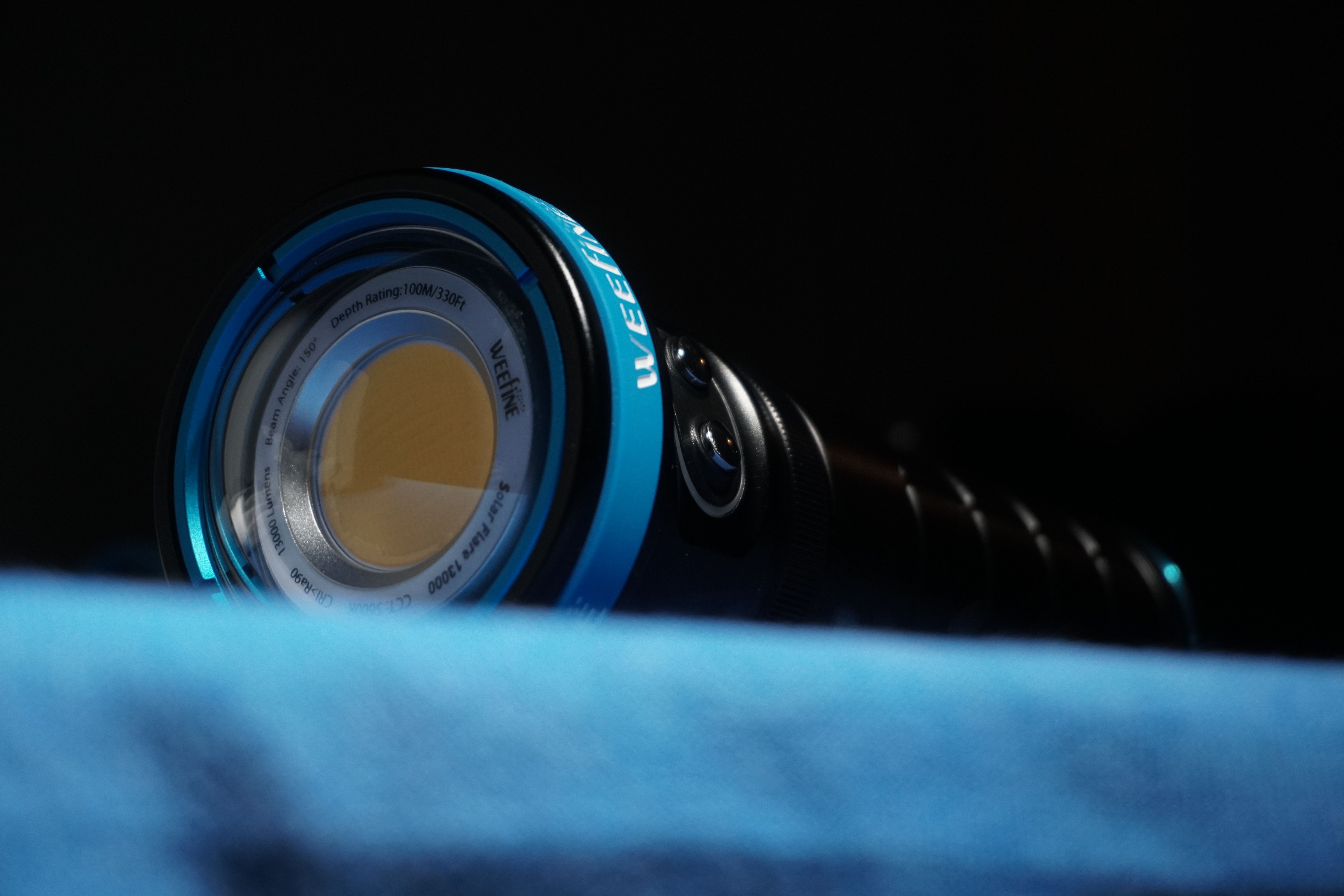 Weefine Solar Flare 13000: The video light for you? | UNDERWATER 